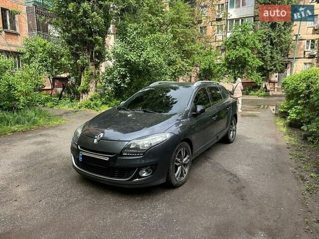 Серый Рено Меган, объемом двигателя 1.46 л и пробегом 283 тыс. км за 8500 $, фото 1 на Automoto.ua