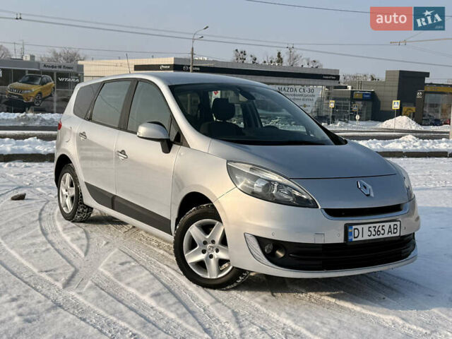 Сірий Рено Меган, об'ємом двигуна 1.46 л та пробігом 200 тис. км за 7200 $, фото 1 на Automoto.ua