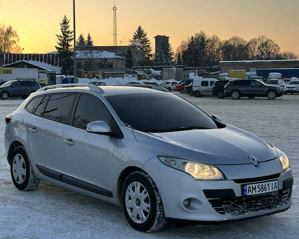 Сірий Рено Меган, об'ємом двигуна 1.5 л та пробігом 289 тис. км за 6900 $, фото 1 на Automoto.ua