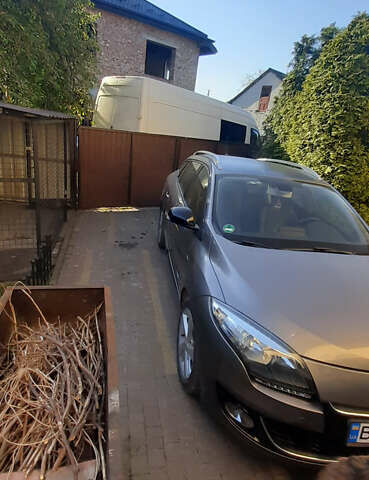 Сірий Рено Меган, об'ємом двигуна 1.5 л та пробігом 196 тис. км за 7700 $, фото 1 на Automoto.ua