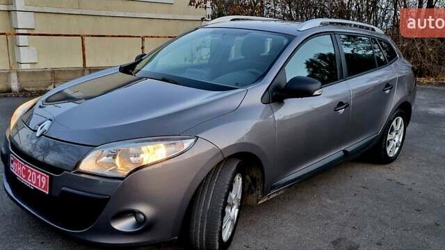 Сірий Рено Меган, об'ємом двигуна 1.6 л та пробігом 179 тис. км за 7767 $, фото 1 на Automoto.ua