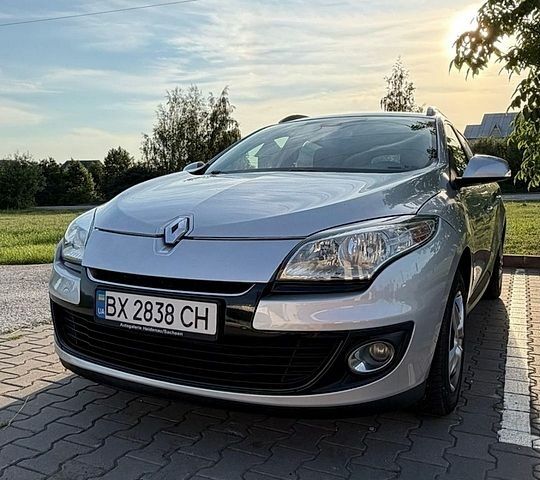 Сірий Рено Меган, об'ємом двигуна 1.46 л та пробігом 225 тис. км за 8500 $, фото 1 на Automoto.ua