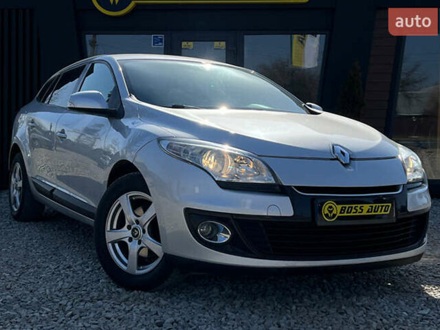 Сірий Рено Меган, об'ємом двигуна 1.46 л та пробігом 250 тис. км за 7200 $, фото 1 на Automoto.ua