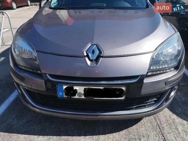 Серый Рено Меган, объемом двигателя 0 л и пробегом 148 тыс. км за 3781 $, фото 1 на Automoto.ua