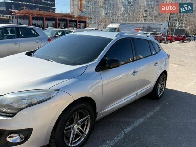 Серый Рено Меган, объемом двигателя 1.46 л и пробегом 394 тыс. км за 6600 $, фото 1 на Automoto.ua