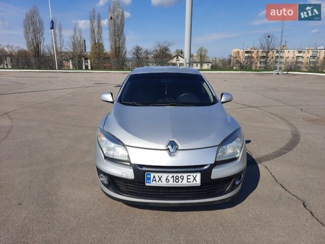 Сірий Рено Меган, об'ємом двигуна 1.5 л та пробігом 350 тис. км за 6800 $, фото 1 на Automoto.ua