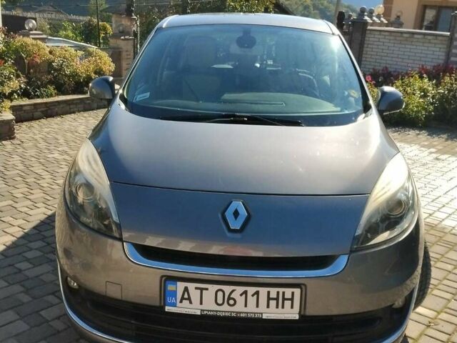 Сірий Рено Меган, об'ємом двигуна 1.5 л та пробігом 200 тис. км за 8000 $, фото 1 на Automoto.ua
