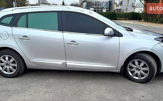 Серый Рено Меган, объемом двигателя 1.5 л и пробегом 272 тыс. км за 6600 $, фото 1 на Automoto.ua