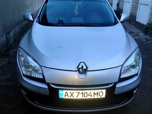 Серый Рено Меган, объемом двигателя 1.5 л и пробегом 31500 тыс. км за 6999 $, фото 1 на Automoto.ua