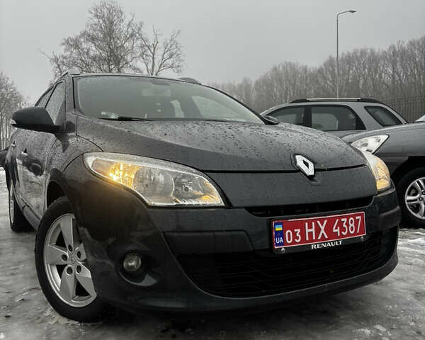 Серый Рено Меган, объемом двигателя 1.6 л и пробегом 221 тыс. км за 8600 $, фото 1 на Automoto.ua