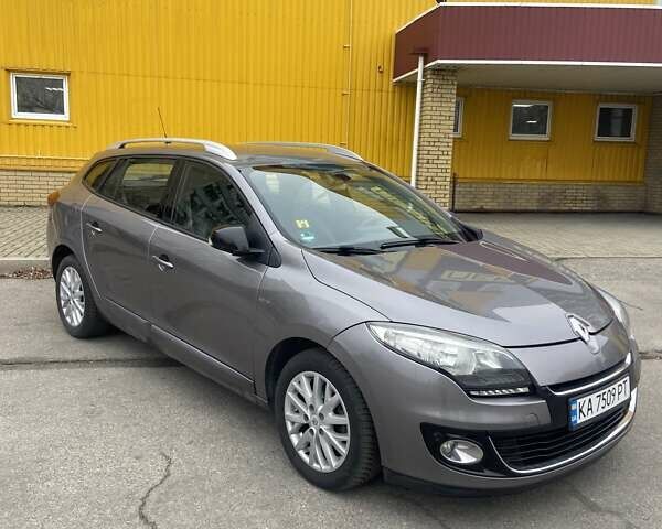 Серый Рено Меган, объемом двигателя 1.46 л и пробегом 270 тыс. км за 7400 $, фото 1 на Automoto.ua