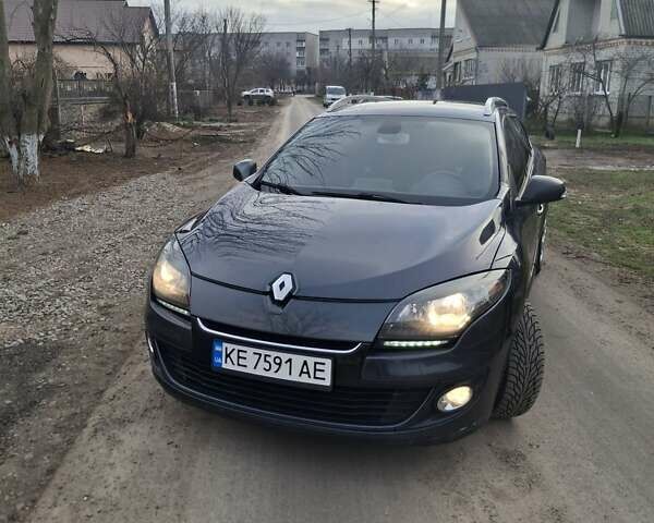 Сірий Рено Меган, об'ємом двигуна 1.5 л та пробігом 240 тис. км за 8200 $, фото 1 на Automoto.ua