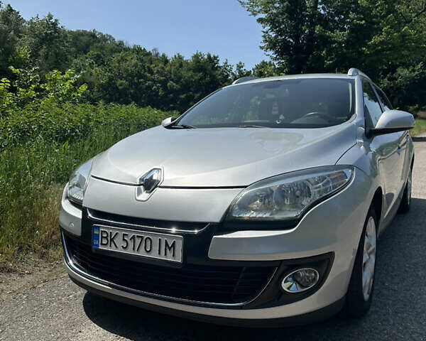 Серый Рено Меган, объемом двигателя 1.46 л и пробегом 245 тыс. км за 7000 $, фото 1 на Automoto.ua