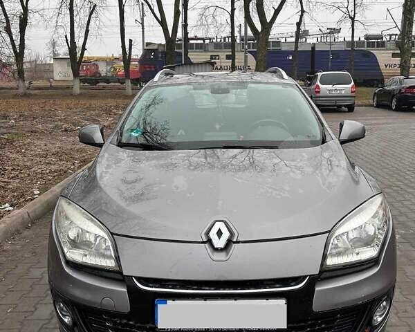 Серый Рено Меган, объемом двигателя 1.46 л и пробегом 255 тыс. км за 7800 $, фото 1 на Automoto.ua