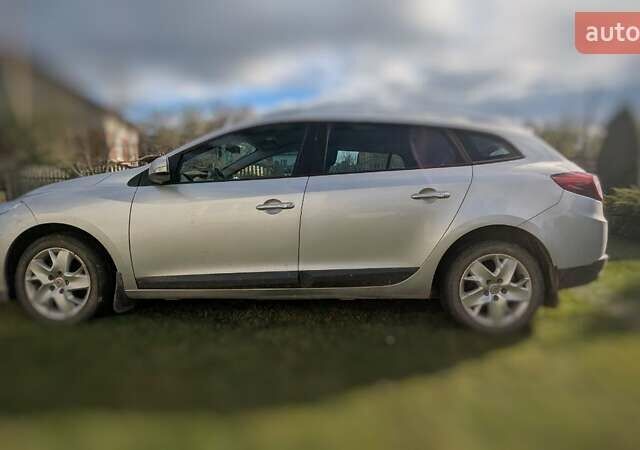 Серый Рено Меган, объемом двигателя 1.5 л и пробегом 247 тыс. км за 8200 $, фото 1 на Automoto.ua