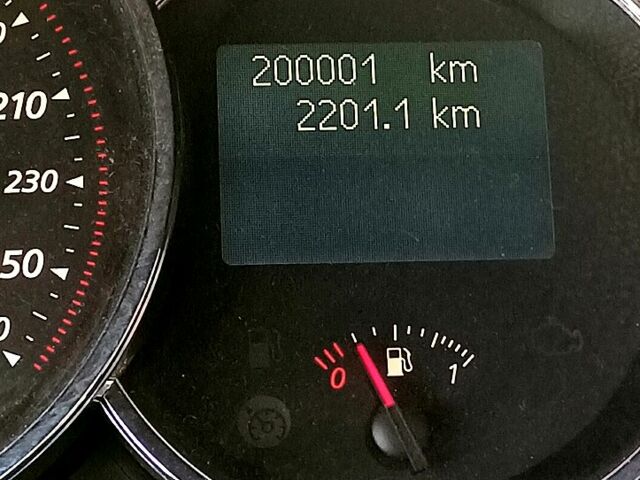 Сірий Рено Меган, об'ємом двигуна 1.5 л та пробігом 200 тис. км за 7800 $, фото 1 на Automoto.ua