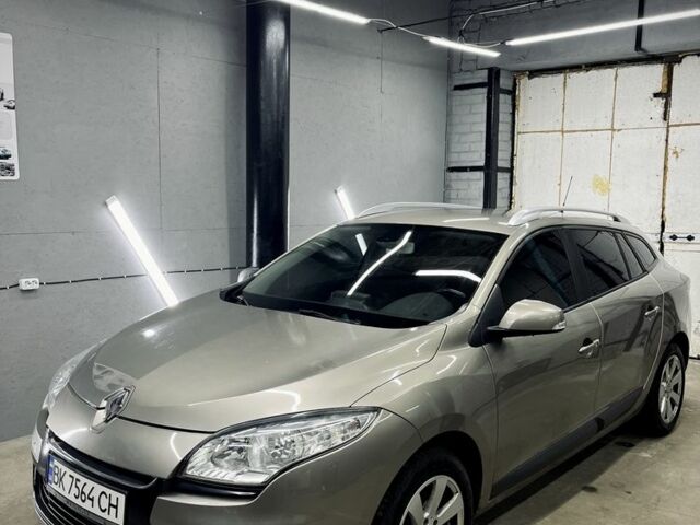 Сірий Рено Меган, об'ємом двигуна 1.5 л та пробігом 290 тис. км за 7499 $, фото 1 на Automoto.ua