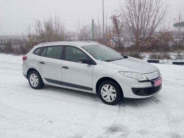 Серый Рено Меган, объемом двигателя 1.6 л и пробегом 230 тыс. км за 7300 $, фото 1 на Automoto.ua