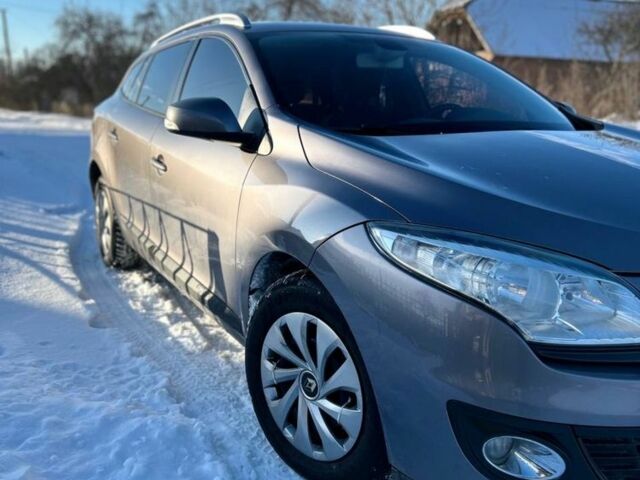 Серый Рено Меган, объемом двигателя 1.5 л и пробегом 247 тыс. км за 7800 $, фото 1 на Automoto.ua