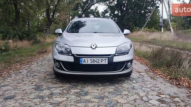 Сірий Рено Меган, об'ємом двигуна 1.6 л та пробігом 245 тис. км за 7800 $, фото 1 на Automoto.ua