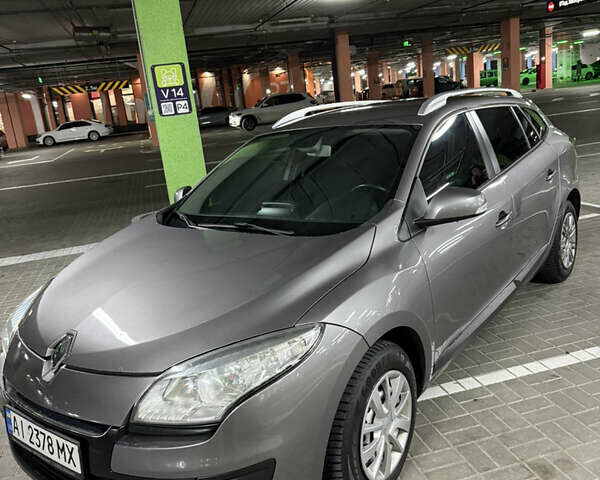Серый Рено Меган, объемом двигателя 1.46 л и пробегом 289 тыс. км за 7800 $, фото 1 на Automoto.ua