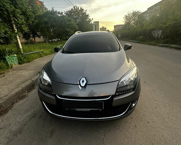 Серый Рено Меган, объемом двигателя 1.5 л и пробегом 234 тыс. км за 9000 $, фото 1 на Automoto.ua
