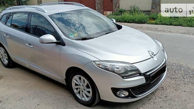 Сірий Рено Меган, об'ємом двигуна 1.46 л та пробігом 365 тис. км за 8300 $, фото 1 на Automoto.ua