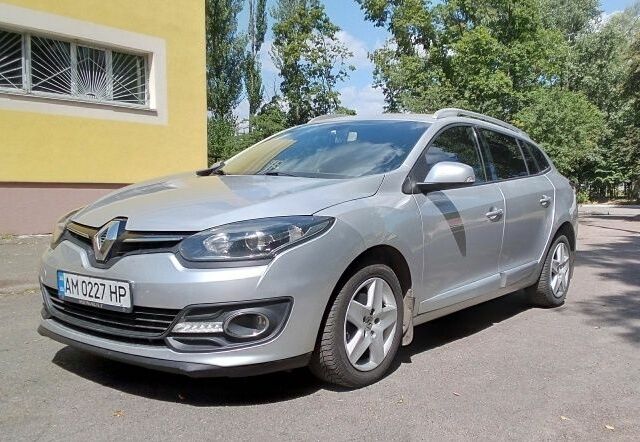 Серый Рено Меган, объемом двигателя 0 л и пробегом 253 тыс. км за 9000 $, фото 1 на Automoto.ua