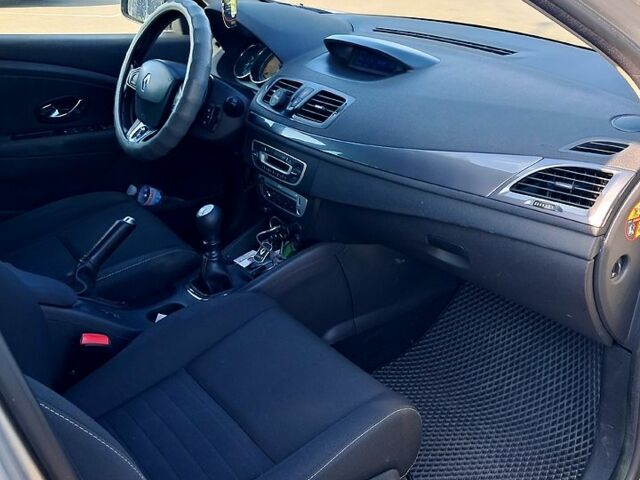 Сірий Рено Меган, об'ємом двигуна 1.5 л та пробігом 374 тис. км за 7300 $, фото 1 на Automoto.ua