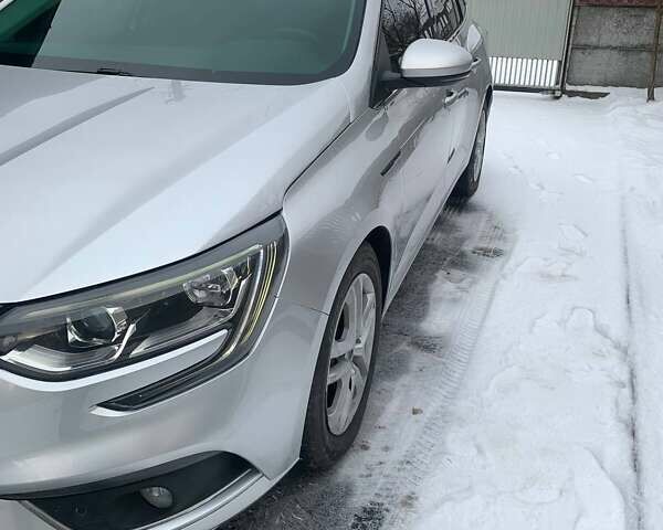 Серый Рено Меган, объемом двигателя 1.46 л и пробегом 246 тыс. км за 10500 $, фото 1 на Automoto.ua