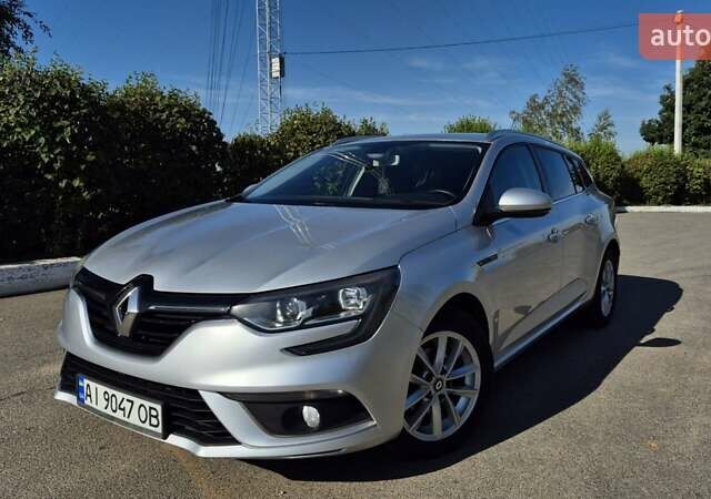 Серый Рено Меган, объемом двигателя 1.46 л и пробегом 254 тыс. км за 11000 $, фото 1 на Automoto.ua