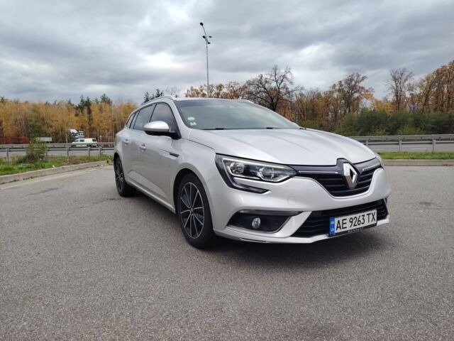 Серый Рено Меган, объемом двигателя 1.5 л и пробегом 200 тыс. км за 11288 $, фото 1 на Automoto.ua