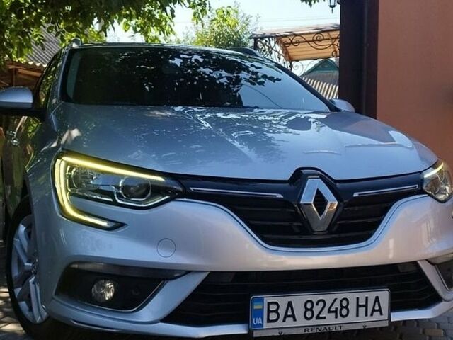 Сірий Рено Меган, об'ємом двигуна 1.5 л та пробігом 204 тис. км за 12600 $, фото 1 на Automoto.ua