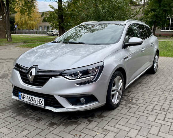 Серый Рено Меган, объемом двигателя 1.46 л и пробегом 145 тыс. км за 12800 $, фото 1 на Automoto.ua