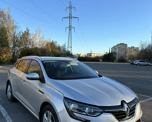 Серый Рено Меган, объемом двигателя 1.46 л и пробегом 220 тыс. км за 11950 $, фото 1 на Automoto.ua