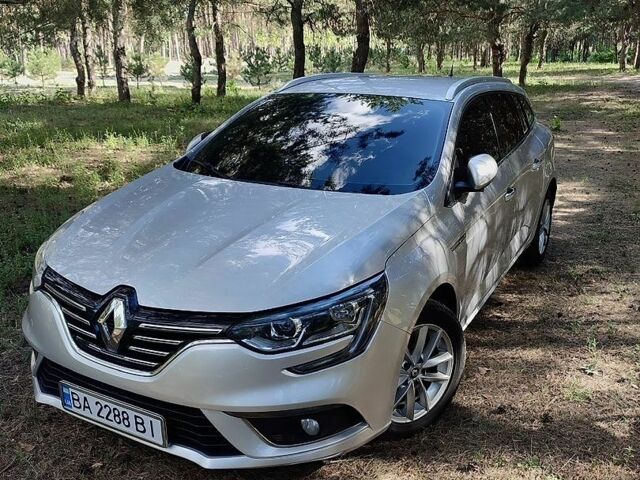 Сірий Рено Меган, об'ємом двигуна 1.6 л та пробігом 233 тис. км за 10900 $, фото 1 на Automoto.ua