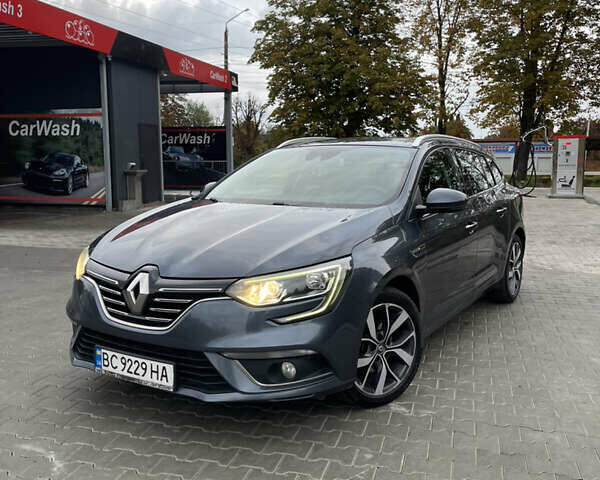 Рено Меган 2017 в Стрые на Automoto.ua Серый Рено Меган, объемом двигателя 1.46 л и пробегом 265 тыс. км за 11999 $, фото 1 на Automoto.ua