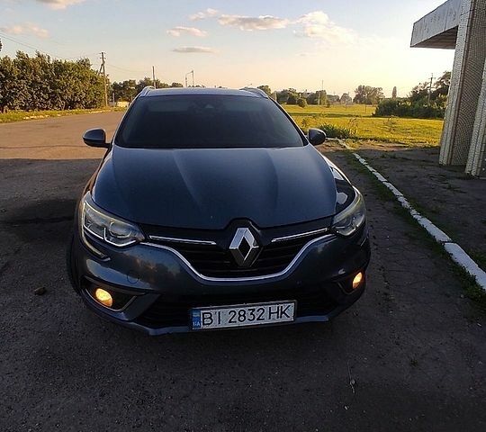 Серый Рено Меган, объемом двигателя 1.46 л и пробегом 250 тыс. км за 12500 $, фото 1 на Automoto.ua