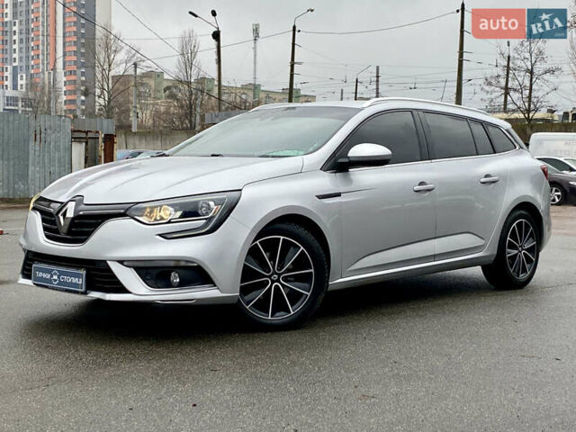 Сірий Рено Меган, об'ємом двигуна 1.46 л та пробігом 198 тис. км за 12600 $, фото 1 на Automoto.ua
