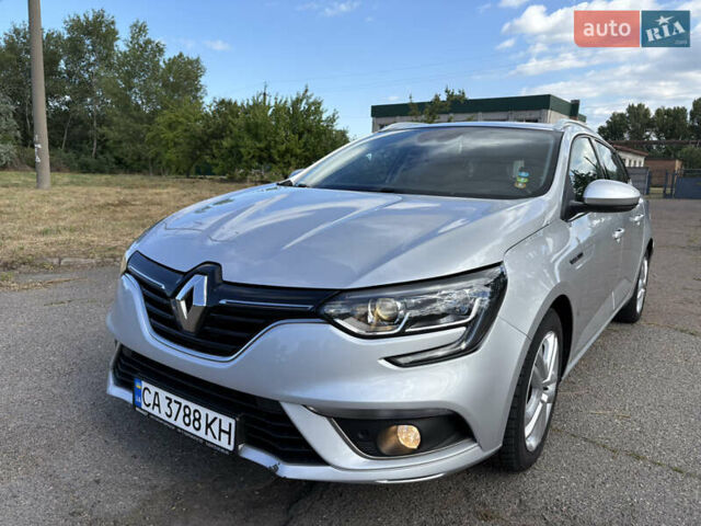 Серый Рено Меган, объемом двигателя 1.46 л и пробегом 237 тыс. км за 12499 $, фото 1 на Automoto.ua
