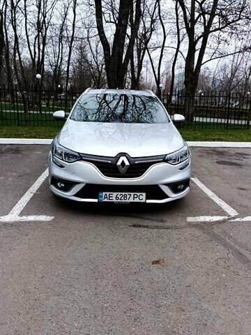 Сірий Рено Меган, об'ємом двигуна 1.46 л та пробігом 225 тис. км за 12800 $, фото 1 на Automoto.ua