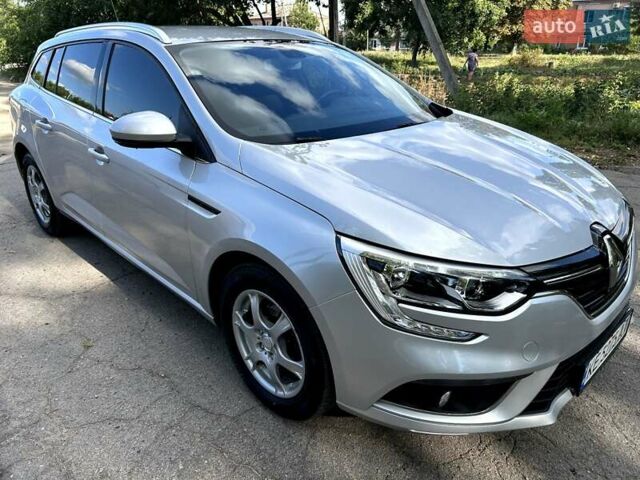 Сірий Рено Меган, об'ємом двигуна 1.5 л та пробігом 201 тис. км за 12499 $, фото 1 на Automoto.ua