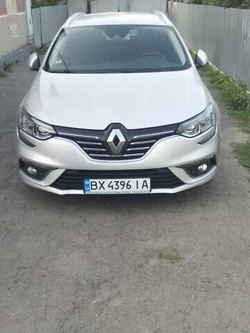 Серый Рено Меган, объемом двигателя 1.5 л и пробегом 246 тыс. км за 12299 $, фото 1 на Automoto.ua