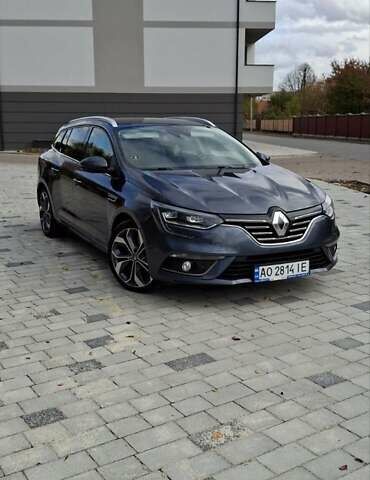 Рено Меган 2018 в Мукачеве на Automoto.ua Серый Рено Меган, объемом двигателя 1.6 л и пробегом 243 тыс. км за 15200 $, фото 1 на Automoto.ua