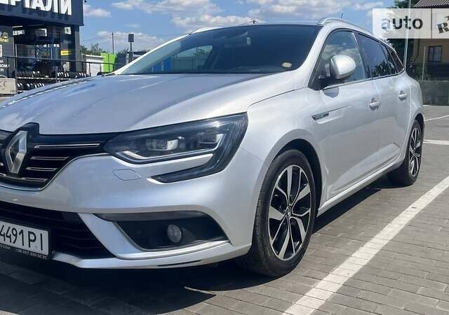 Серый Рено Меган, объемом двигателя 1.6 л и пробегом 223 тыс. км за 15000 $, фото 1 на Automoto.ua