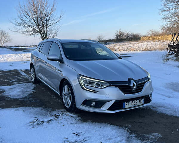 Серый Рено Меган, объемом двигателя 1.5 л и пробегом 207 тыс. км за 12800 $, фото 1 на Automoto.ua