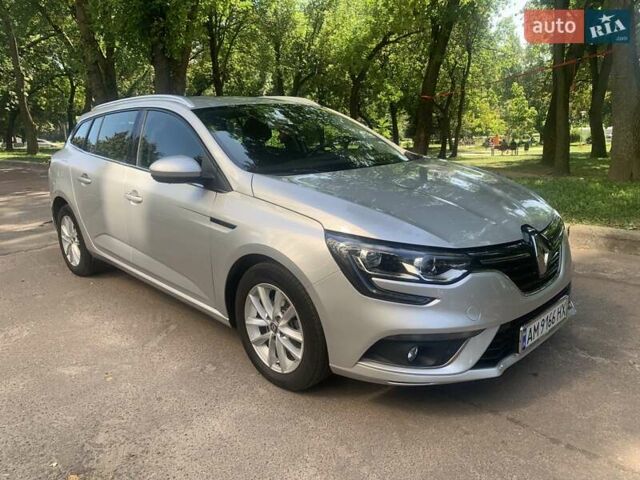 Рено Меган 2019 в Житомире на Automoto.ua Серый Рено Меган, объемом двигателя 1.46 л и пробегом 229 тыс. км за 13250 $, фото 1 на Automoto.ua