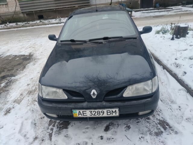 Синий Рено Меган, объемом двигателя 1.6 л и пробегом 230 тыс. км за 2200 $, фото 1 на Automoto.ua