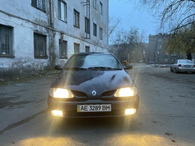 Синий Рено Меган, объемом двигателя 1.6 л и пробегом 234 тыс. км за 1850 $, фото 1 на Automoto.ua