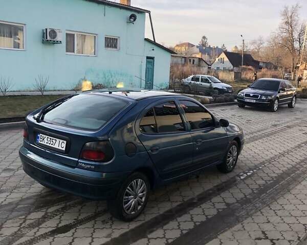 Синій Рено Меган, об'ємом двигуна 1.6 л та пробігом 308 тис. км за 1750 $, фото 1 на Automoto.ua